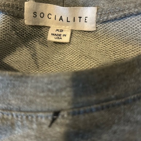 Worn 1X, socialite, women’s LS, lightweight, cropped top, lightning print - Picture 5 of 6